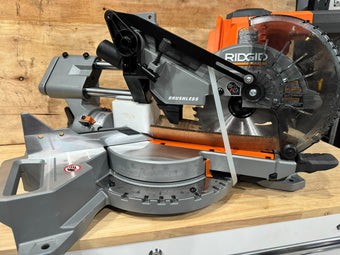 Sierra Ingleteadora RIDGID 7-1/4” Brushless