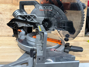 SIERRA INGLETEADORA RIDGID 10”