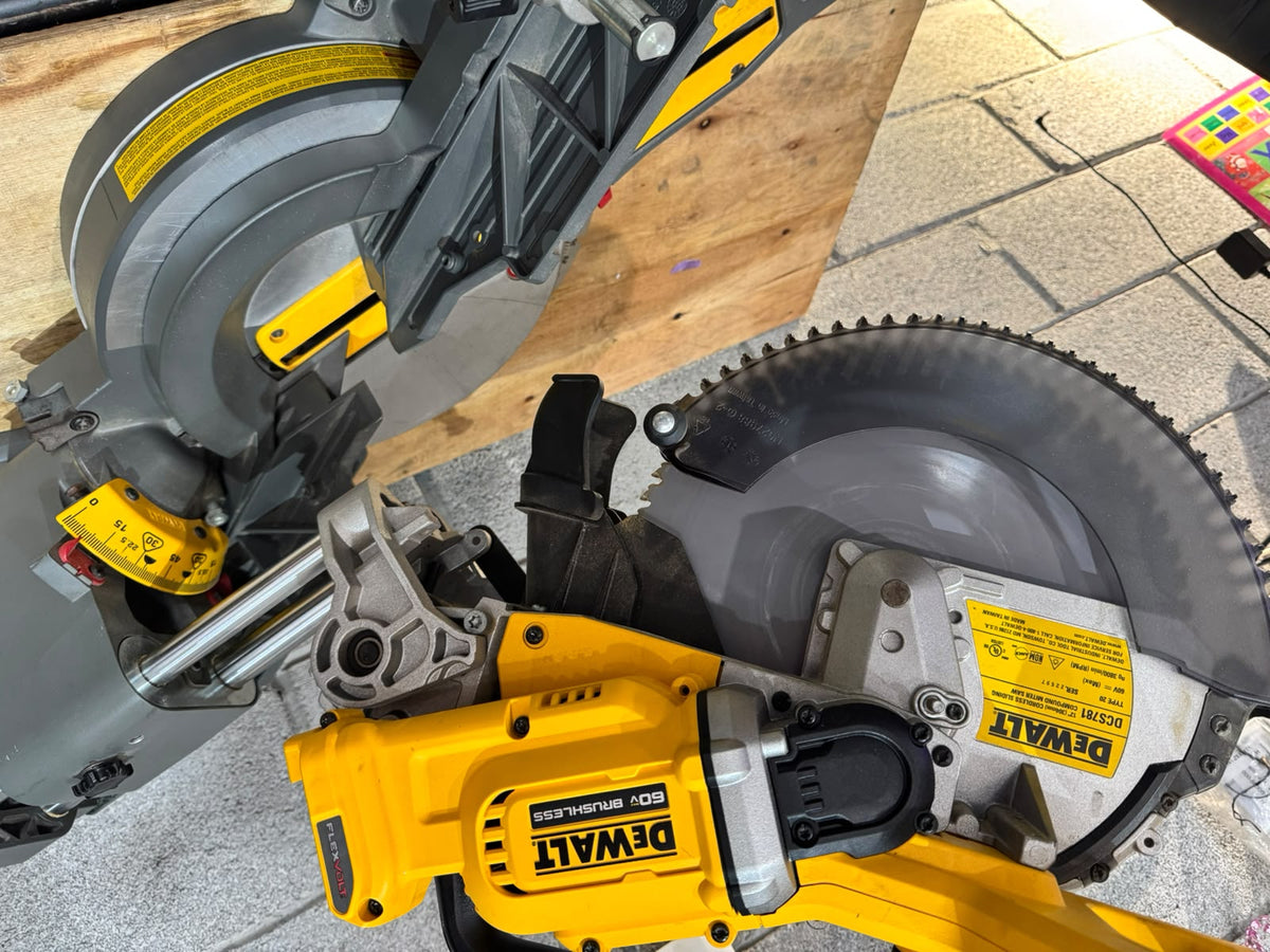 SIERRA INGLETEADORA DESLIZANTE DEWALT FLEXVOLT 60V – BRUSHLES
