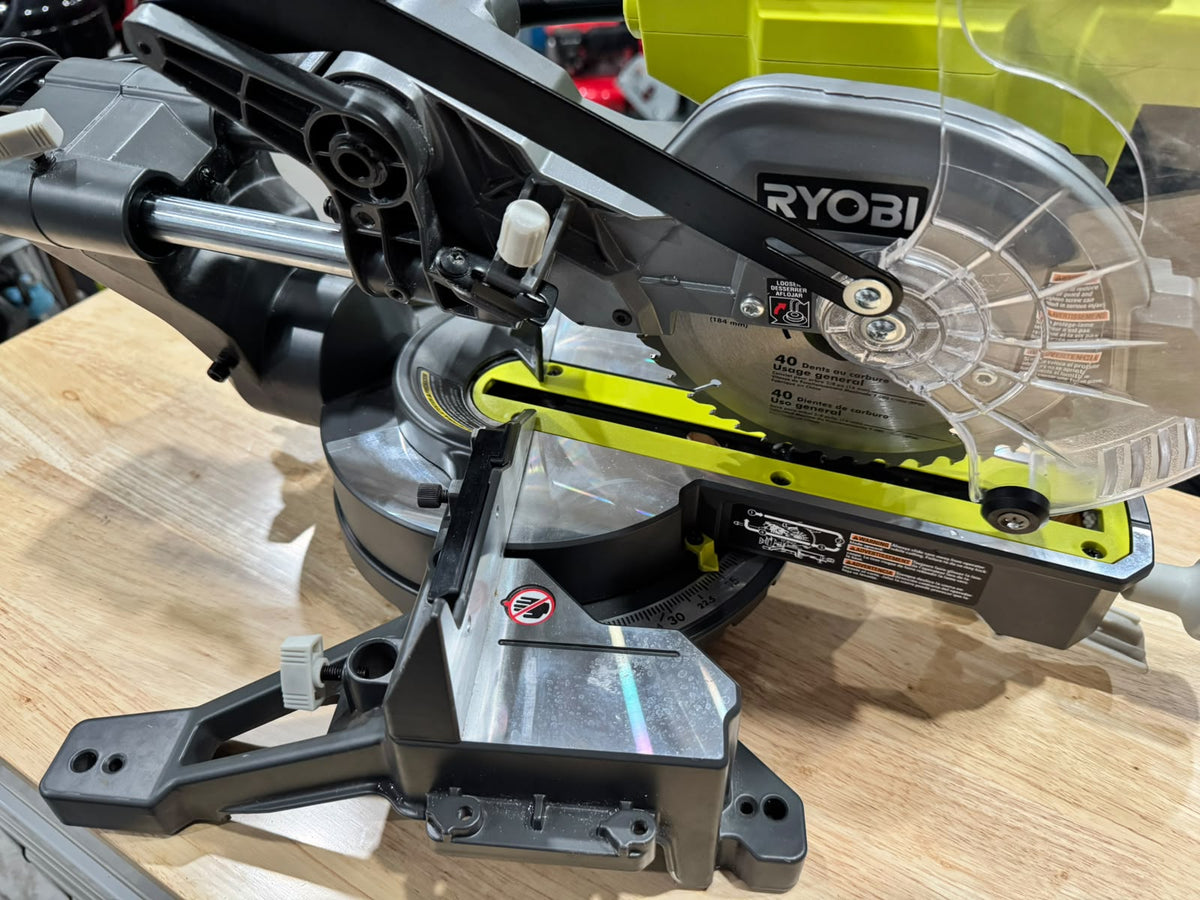 SIERRA INGLETEADORA RYOBI 7 1/4”