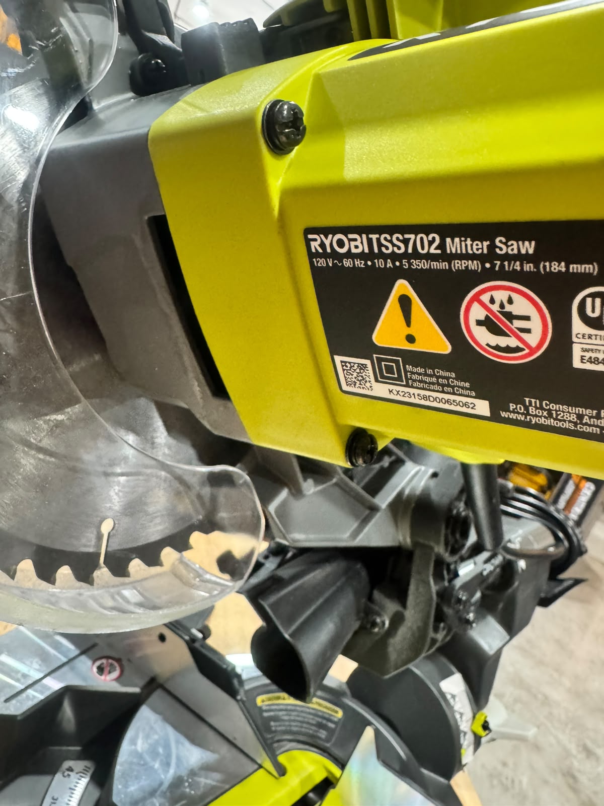 SIERRA INGLETEADORA RYOBI 7 1/4”